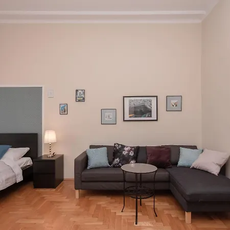 Grand With Panoramic View דירה *
